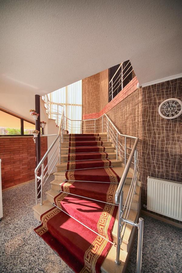 Hotel Tamari Kutaisi Exteriör bild