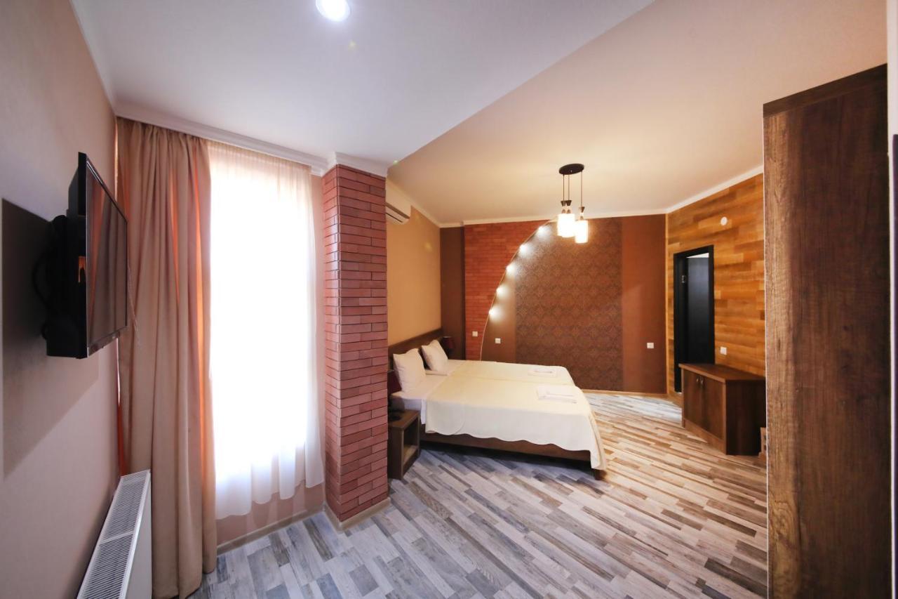 Hotel Tamari Kutaisi Exteriör bild