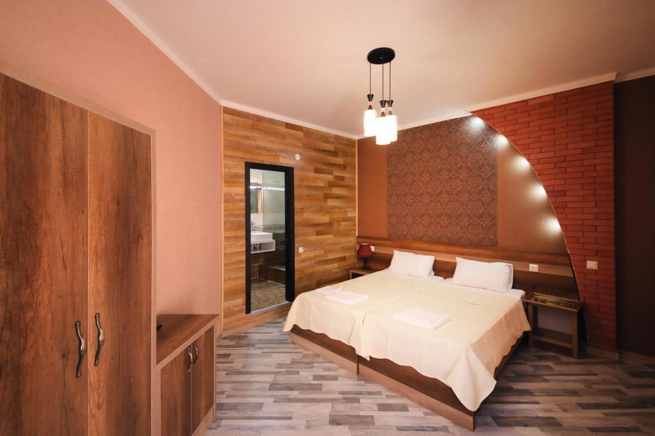 Hotel Tamari Kutaisi Exteriör bild